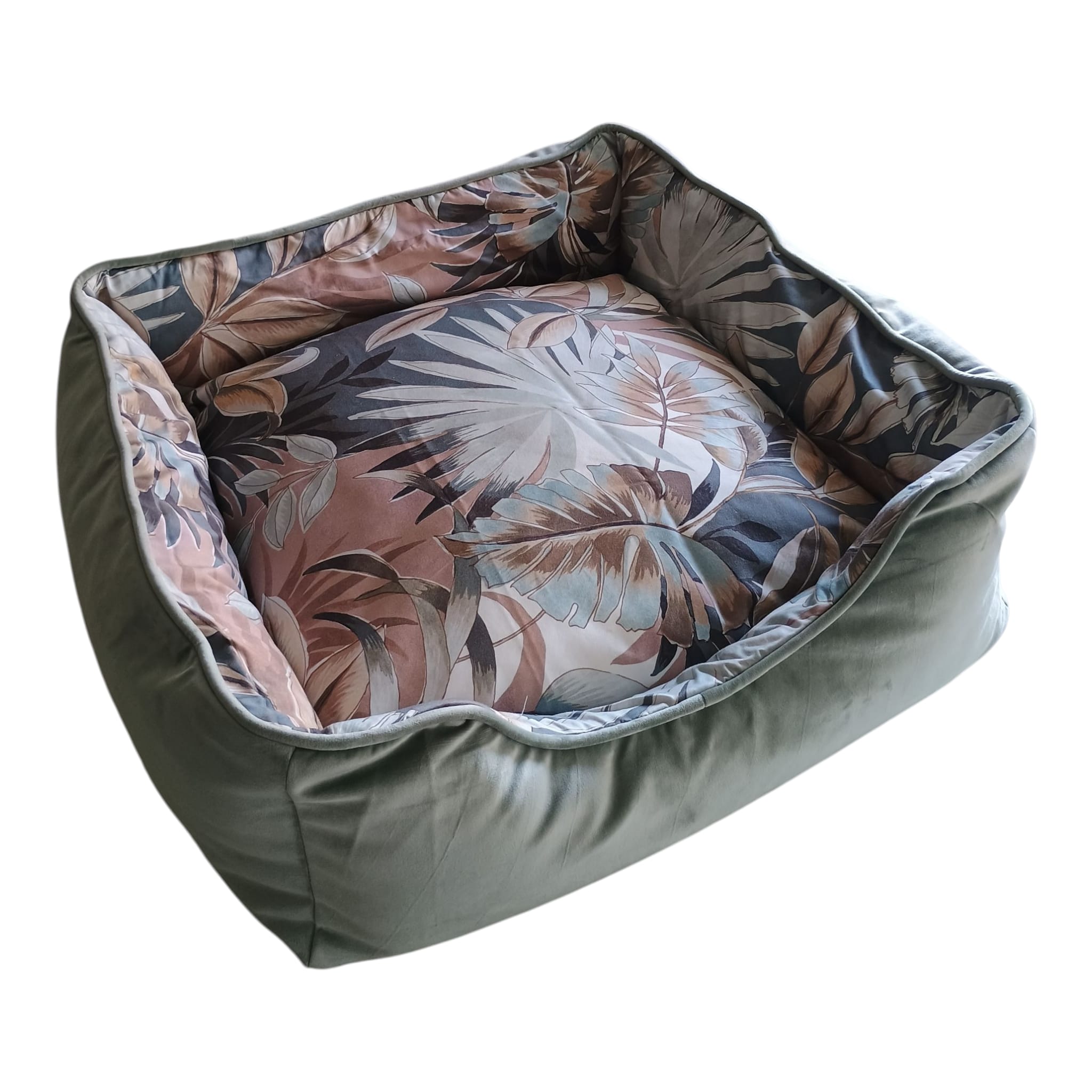 Cama hecha a mano 60x60 con tejidos de alta calidad