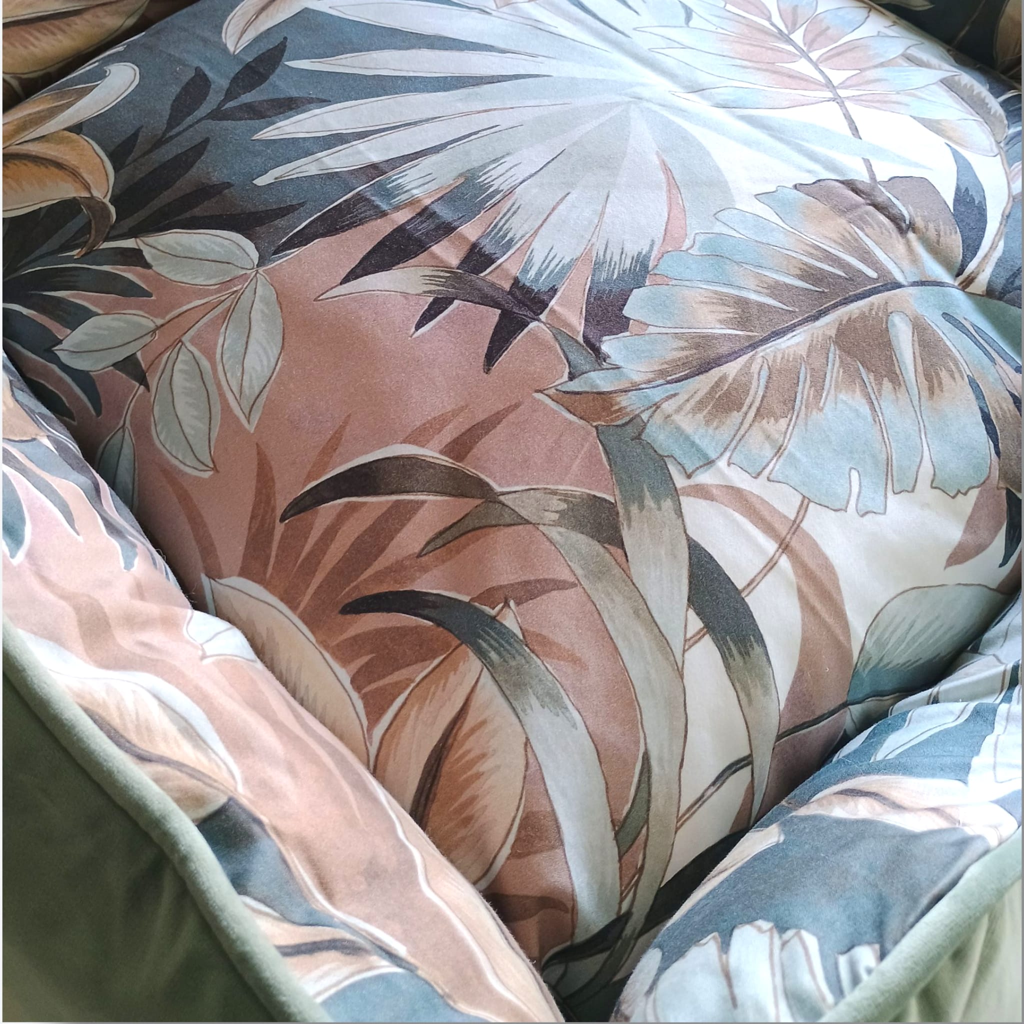Cama hecha a mano 60x60 con tejidos de alta calidad