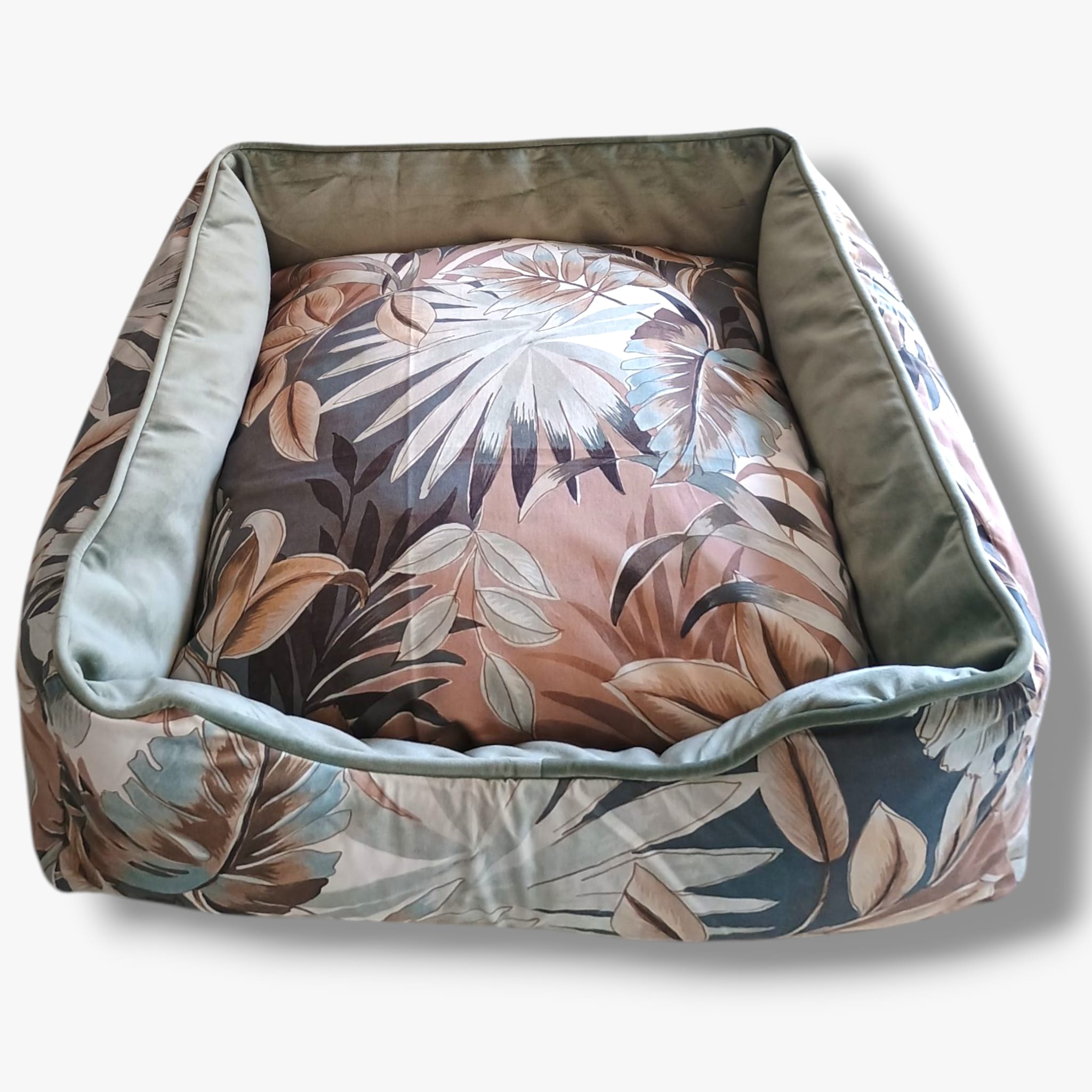 Cama hecha a mano 60x60 con tejidos de alta calidad